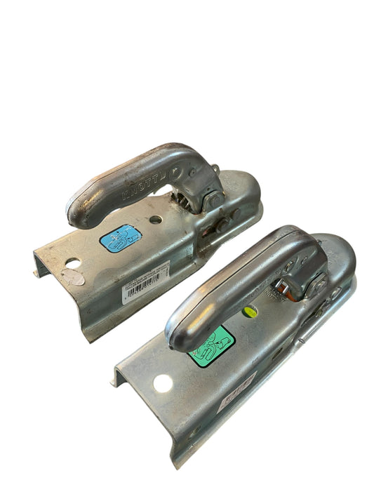 Support pour boule d'attelage